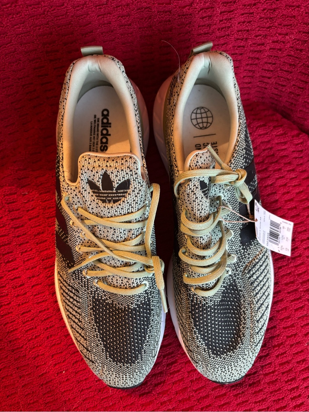 adidas Green and Black Knit Running Sneakers NWT - Picture 5 of 8
